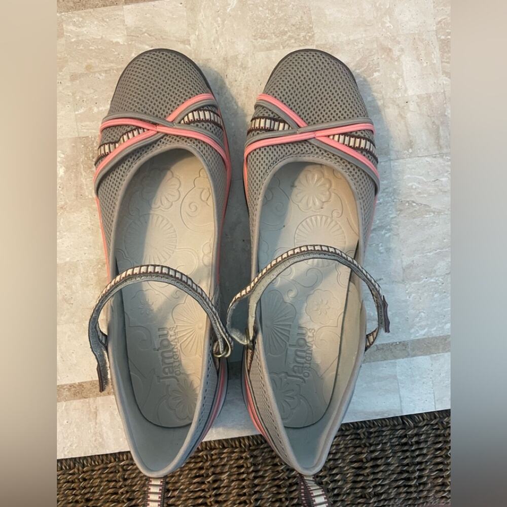 Jambu Mystic loafer with hook & loop strap NWOT